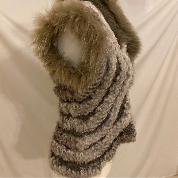 Rabbit 🐇 Fur Vest - Picture 3 of 5